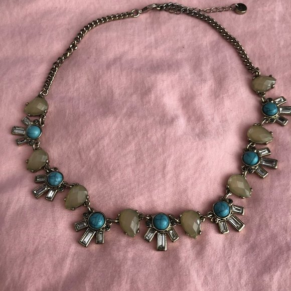 Loft Green Gem Necklace - Picture 3 of 5